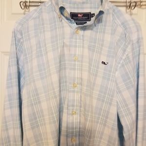 Vineyard Vines Whale Shirt Size M.